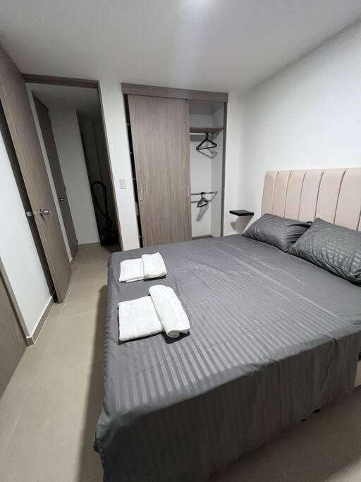 Mirador Del Laureles, Ac, Piscina, Parqueadero 701 Medellín